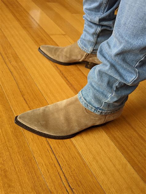 Today's boots, Saint Laurent Lukas in tobacco suede : r/Boots